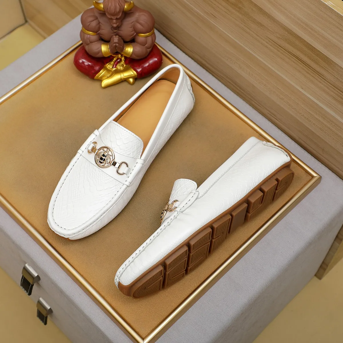 Men's shoes 💰360💰💰GUCCI Gucci official website synchronizes the latest model 🛃The upper is made of imported cowhide, 🐷leather lining, rubber outsole, 🎩🎩top-notch handcrafted workmanship with fine stitches and threads🔍definitely satisfy those perfectionist men who pursue high luxury quality 👏 Colors available! Code number 38-45 Large quantity in stock